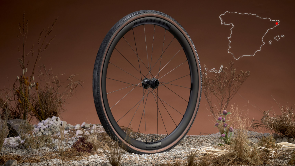 BONTRAGER Reifen Girona RSL GR 700x38C TLR Black/Tan