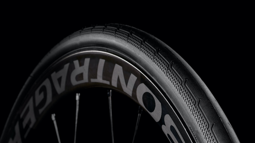 BONTRAGER Tire AW3 Hard-Case Lite 700x25c Reflective