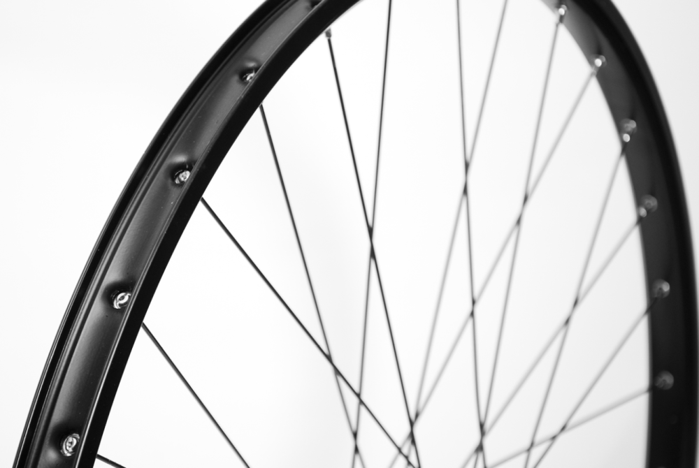 Schürmann YAK Disc Laufrad vorne 29" 622x25 Deore HBM5100B 100mm Center-Lock QR schwarz