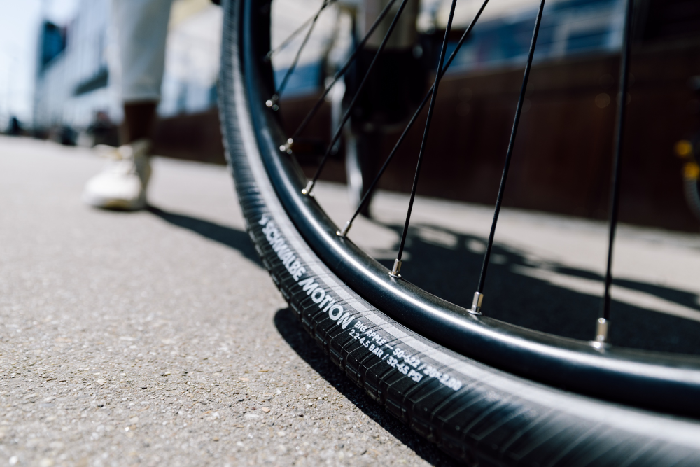 Schwalbe Pneu Motion Big Apple 28x2.15 Addix Green starr mit Reflexstreifen black