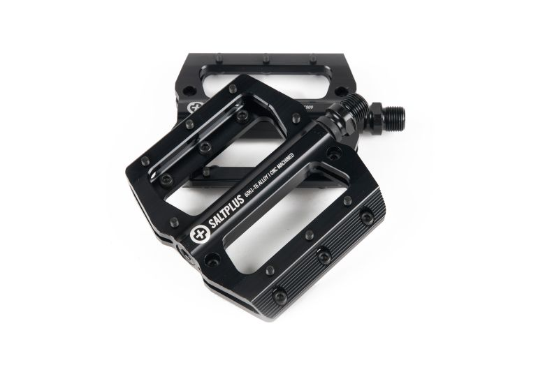 SALTPLUS Echo Cnc Pedal Black 9/16 6061 T6 Alloy, Super Slim, 492 G