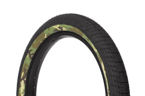 SALTPLUS STING tire, 65 psi, 20' x 2.4', black/forest camouflage sidewall