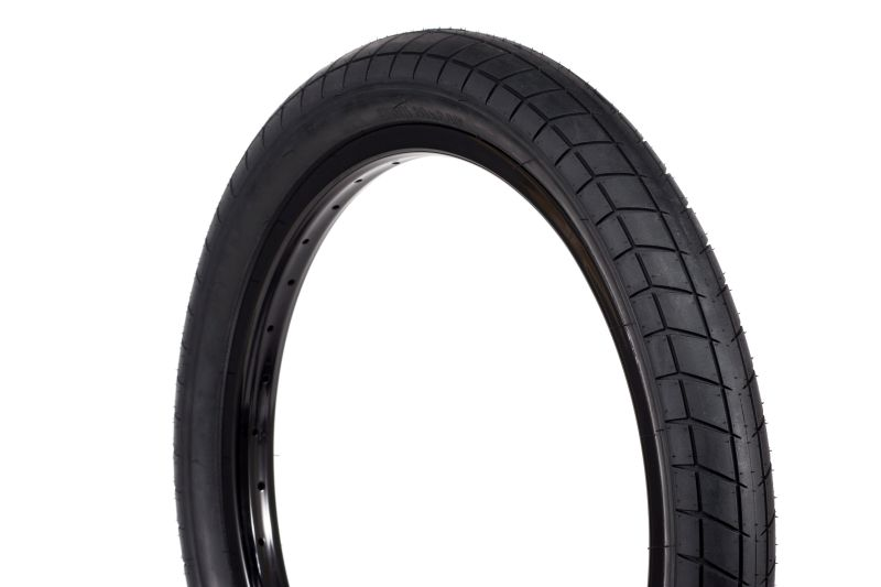 SALTPLUS BURN tire 65 psi, 20' x 2.35'