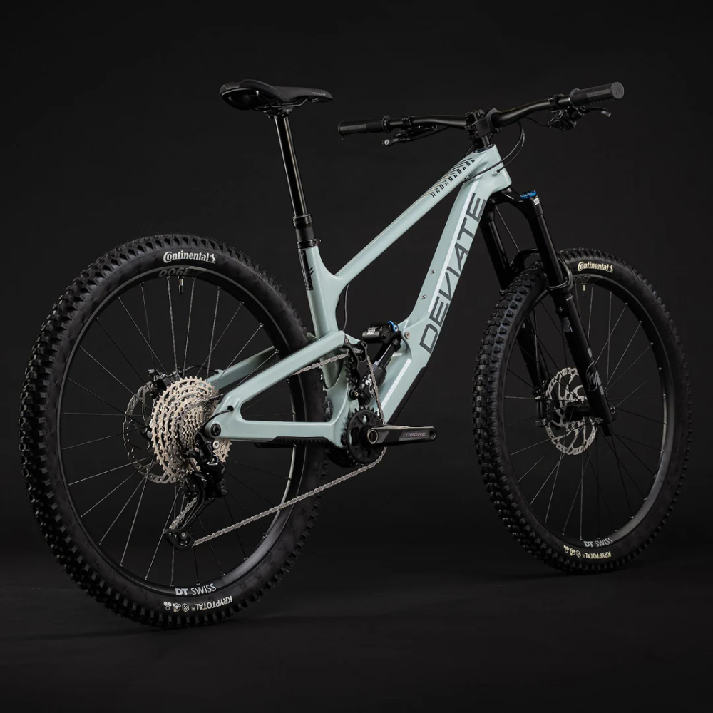 DEVIATE CYCLES HIGHLANDER II || IONA GREEN || ELITE Medium (170-180cm))