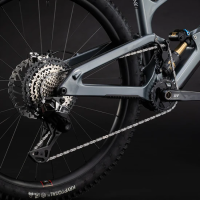 DEVIATE CYCLES HIGHLANDER II || STORR GREY || FACTORY Medium (170-180cm)