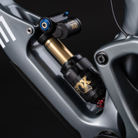 DEVIATE CYCLES HIGHLANDER II || STORR GREY || FACTORY Medium (170-180cm)